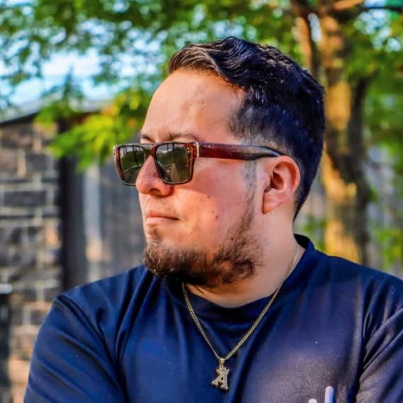 aaron-minas-profile-photo